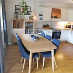 Koselig Leilighet Med Hage
